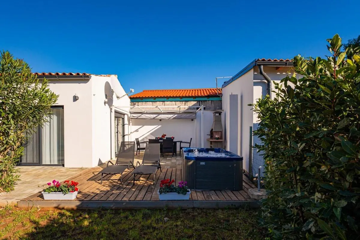 Holiday home Luisa In Peroj - Haus Fuer 3-4 Personen Villa Fazana